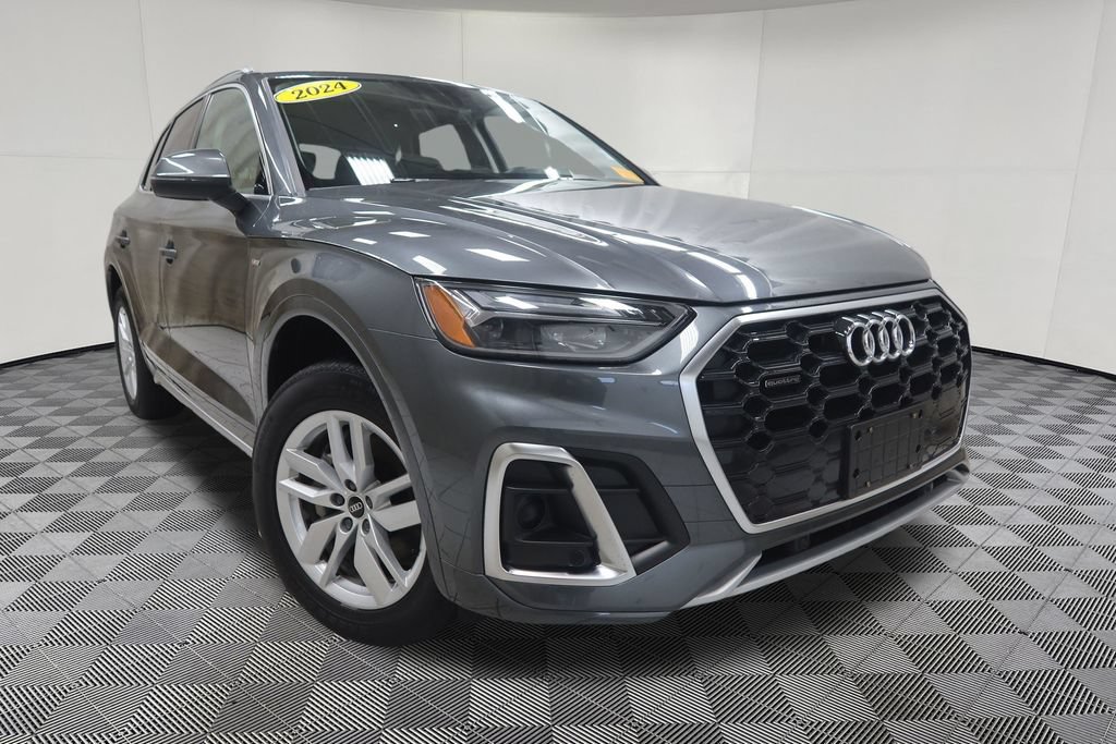 Used 2024 Audi Q5 2.0T Premium w/ Convenience Package AWD/4WD image 3