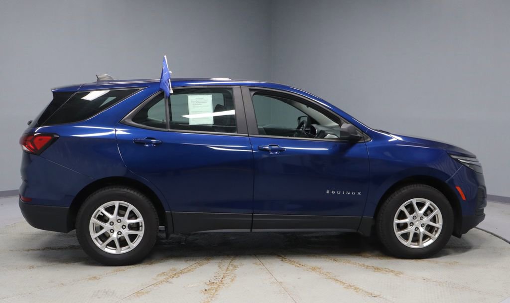 Used 2022 Chevrolet Equinox LS image 10