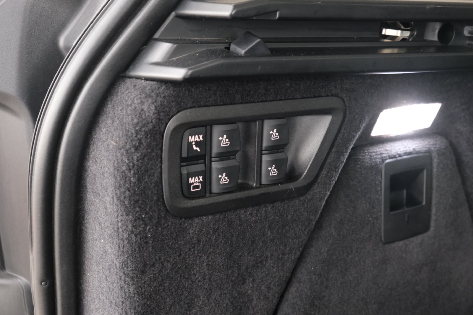 Used 2024 BMW X7 xDrive40i AWD/4WD image 38