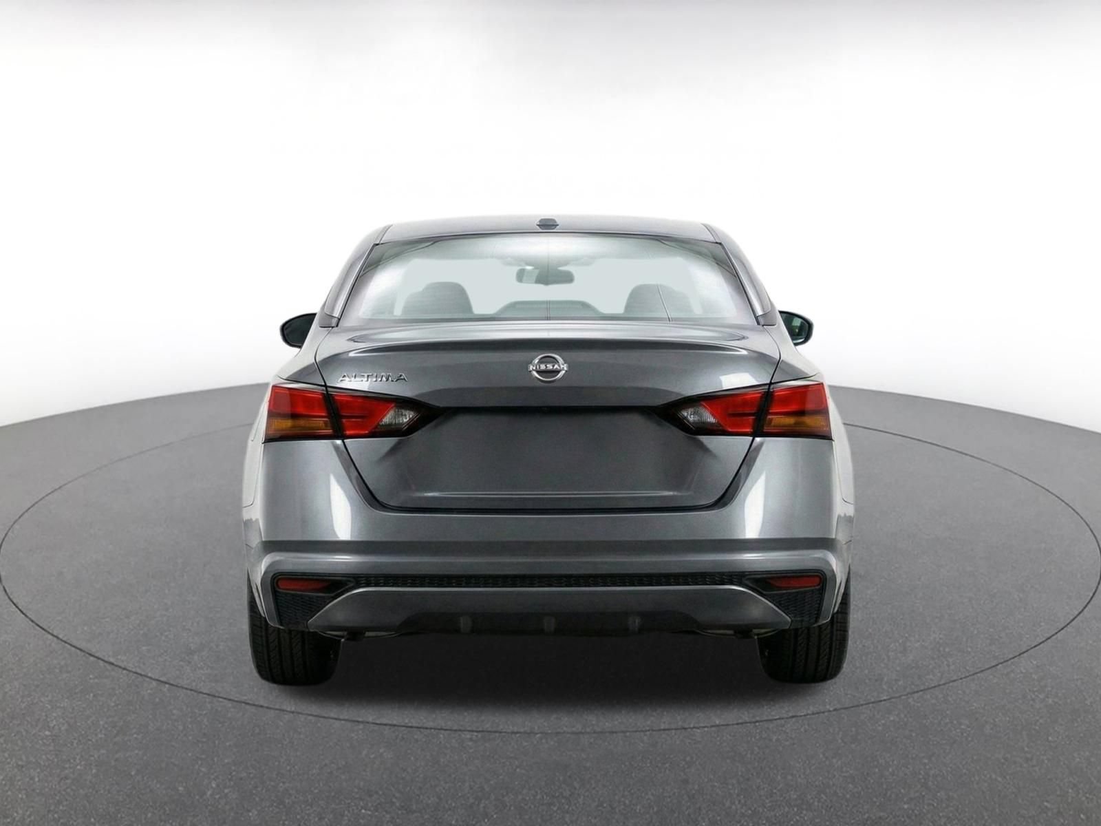 Used 2025 Nissan Altima 2.5 SV FWD image 8
