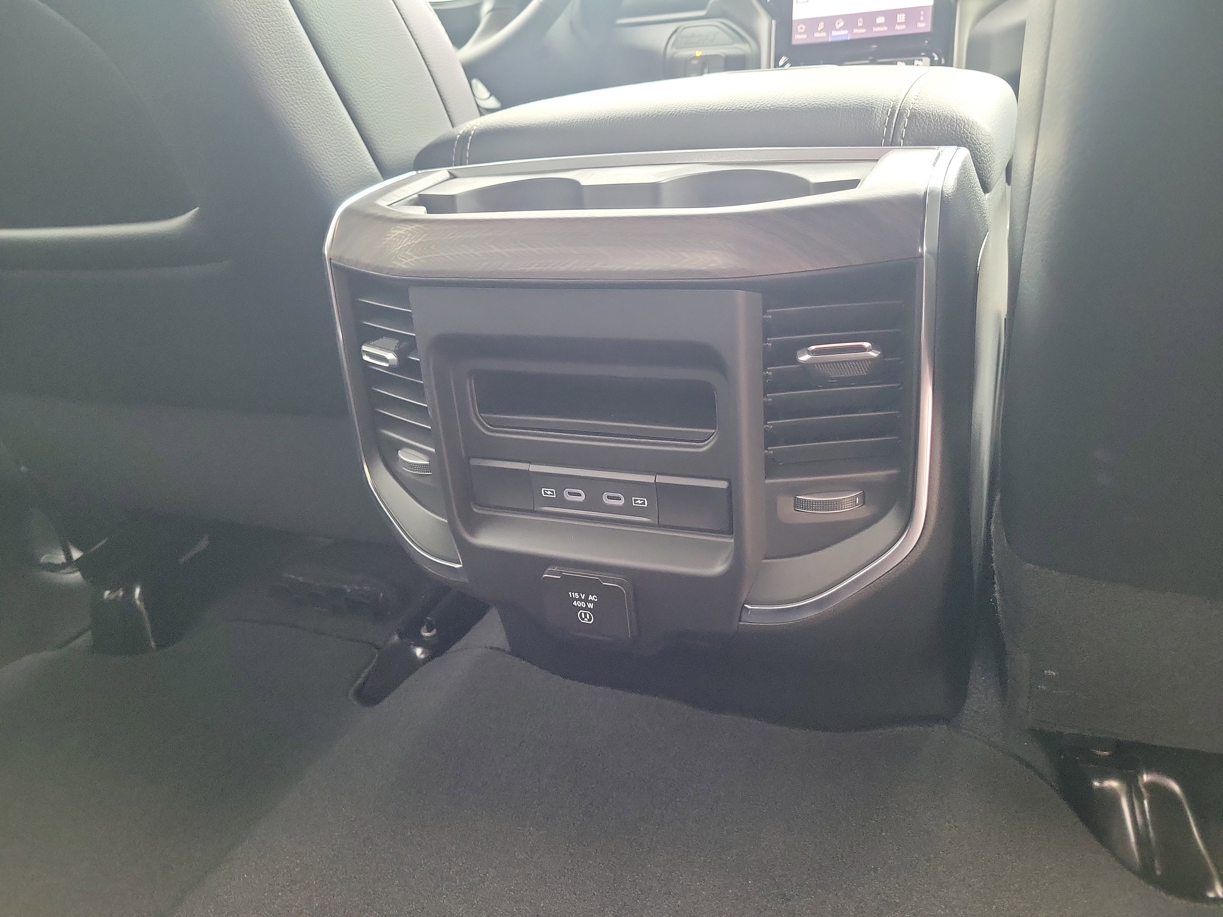 New 2026 RAM 2500 Laramie AWD/4WD image 15