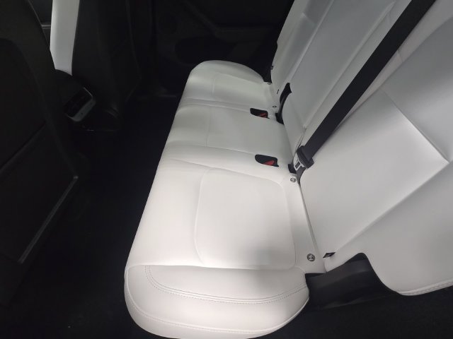 Used 2025 Tesla Model Y Long Range AWD/4WD image 25