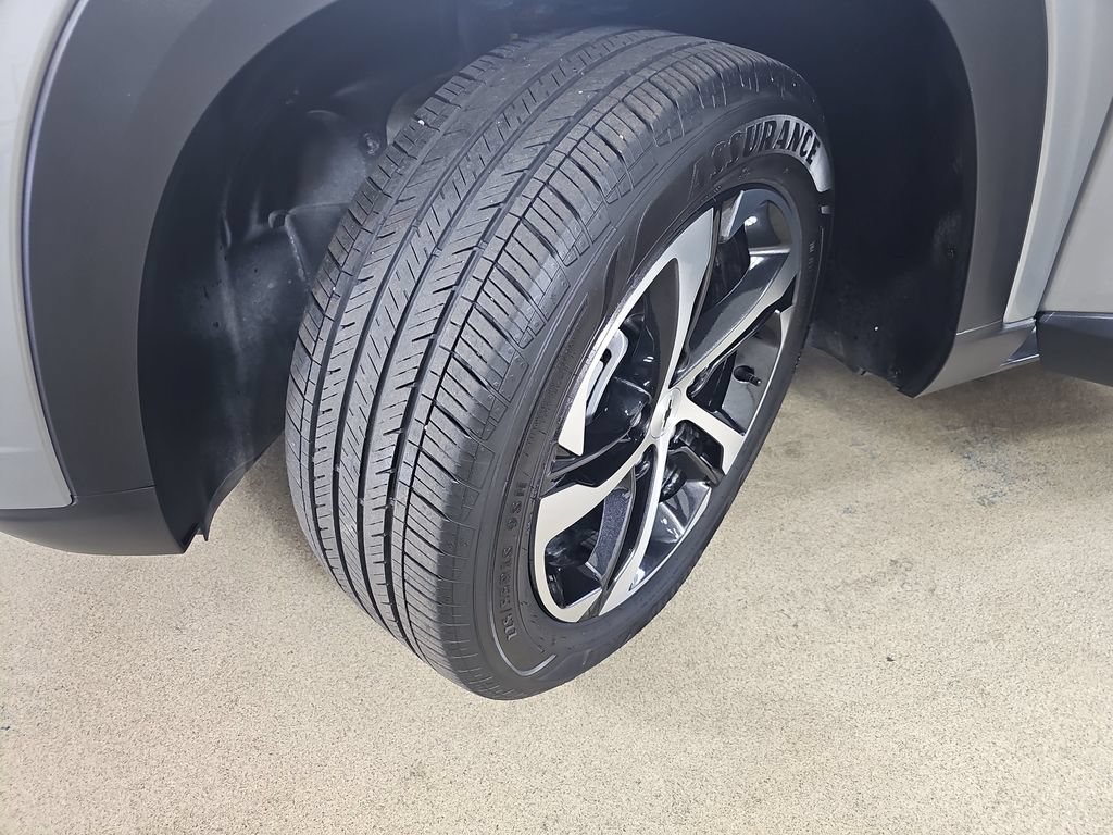 Certified 2024 Chevrolet Trax RS w/ Driver Confidence Package FWD image 35