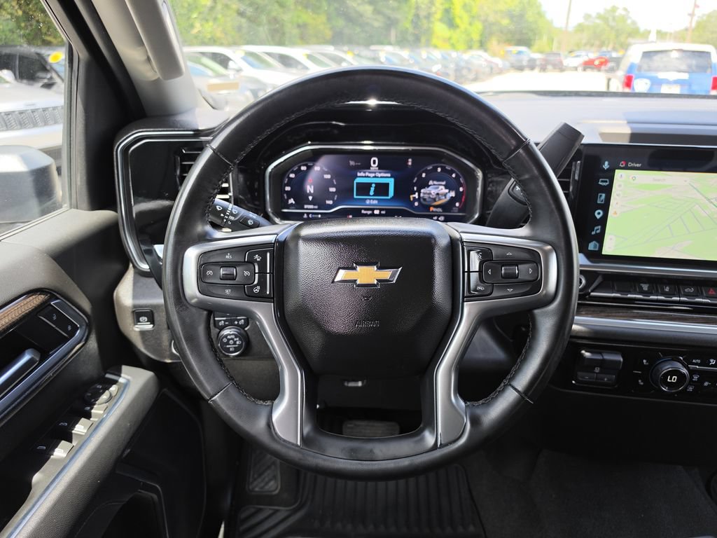 Used 2025 Chevrolet Silverado 2500 LT w/ Convenience Package AWD/4WD image 14
