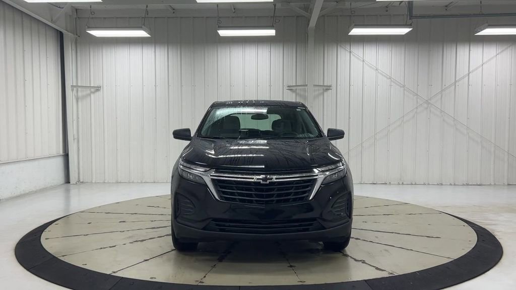 Used 2023 Chevrolet Equinox LS image 3