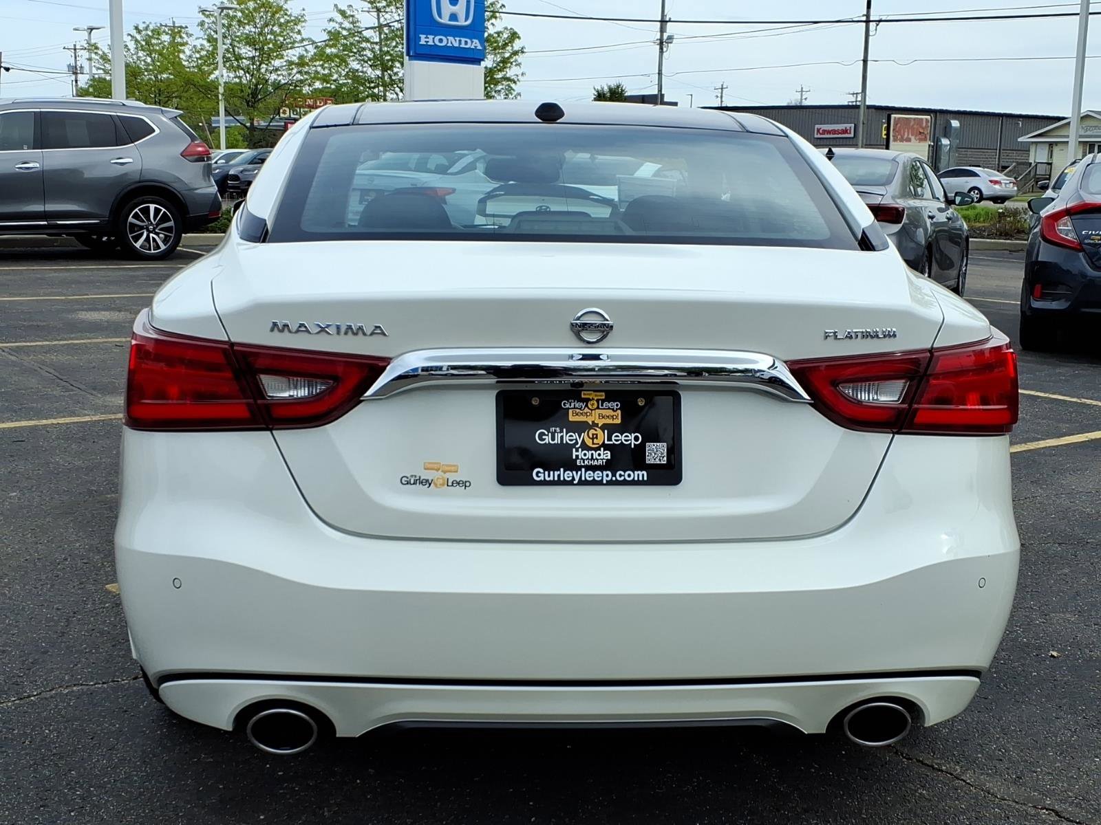Used 2016 Nissan Maxima Platinum w/ Interior Lighting Package FWD image 11
