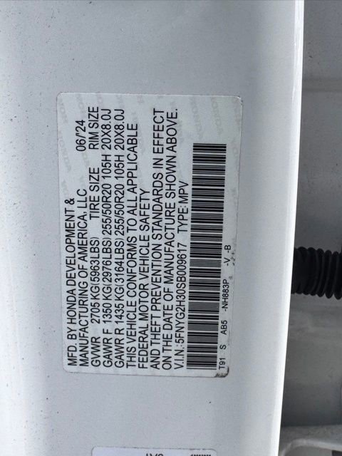 Used 2025 Honda Pilot Sport image 14