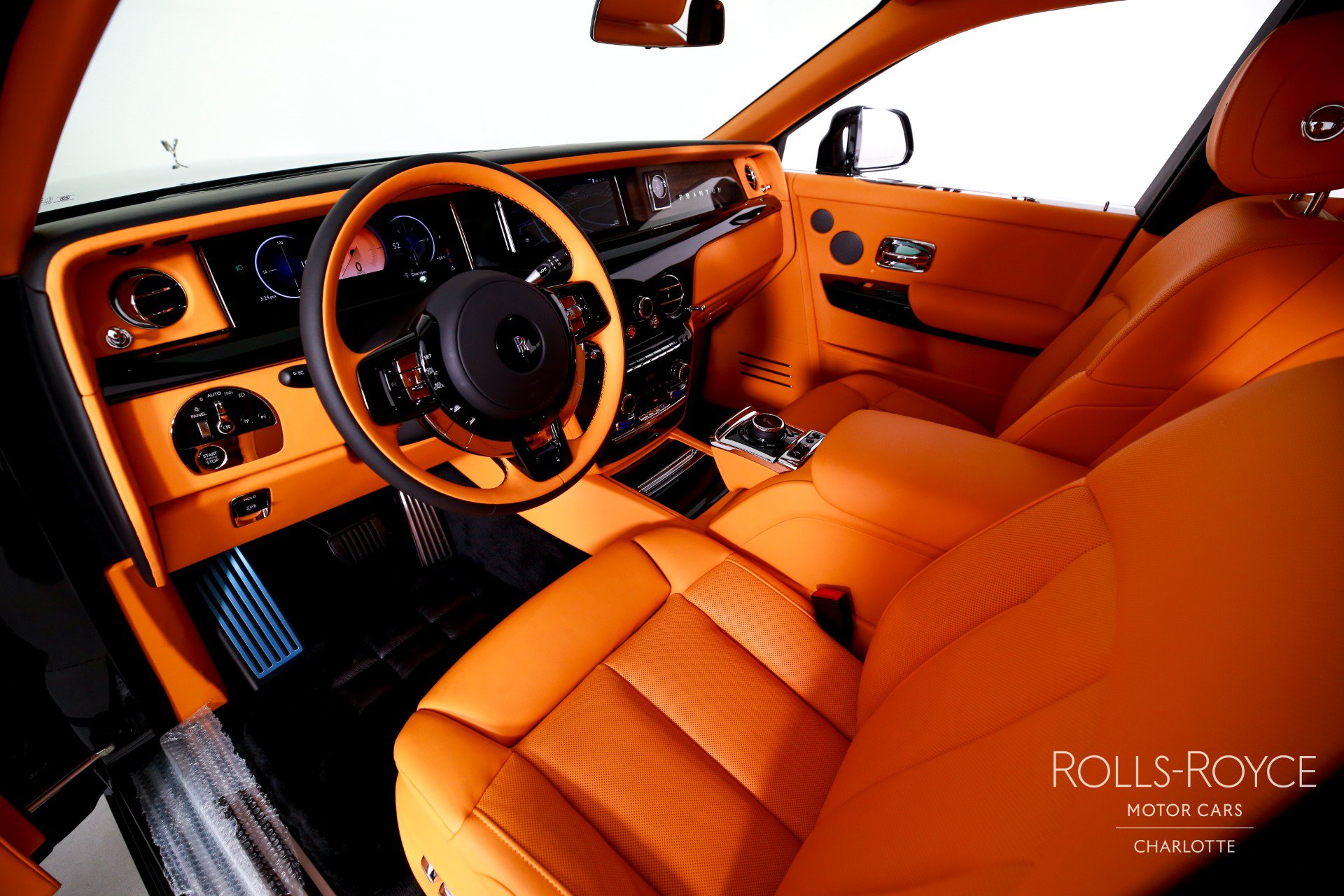 New 2027 Rolls-Royce Phantom Sedan RWD image 4