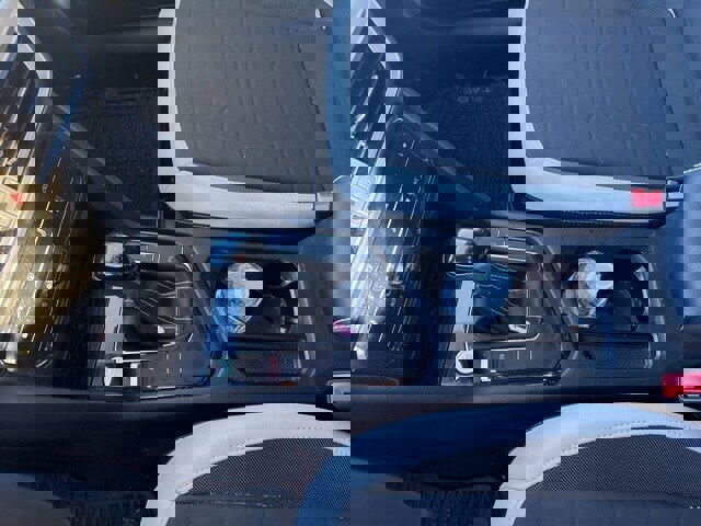 Used 2025 Volkswagen Taos SE image 19