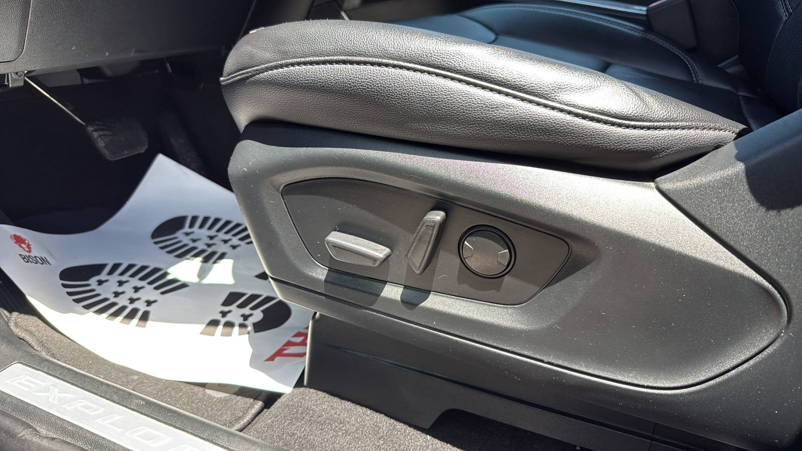 Used 2024 Ford Explorer Limited RWD image 7