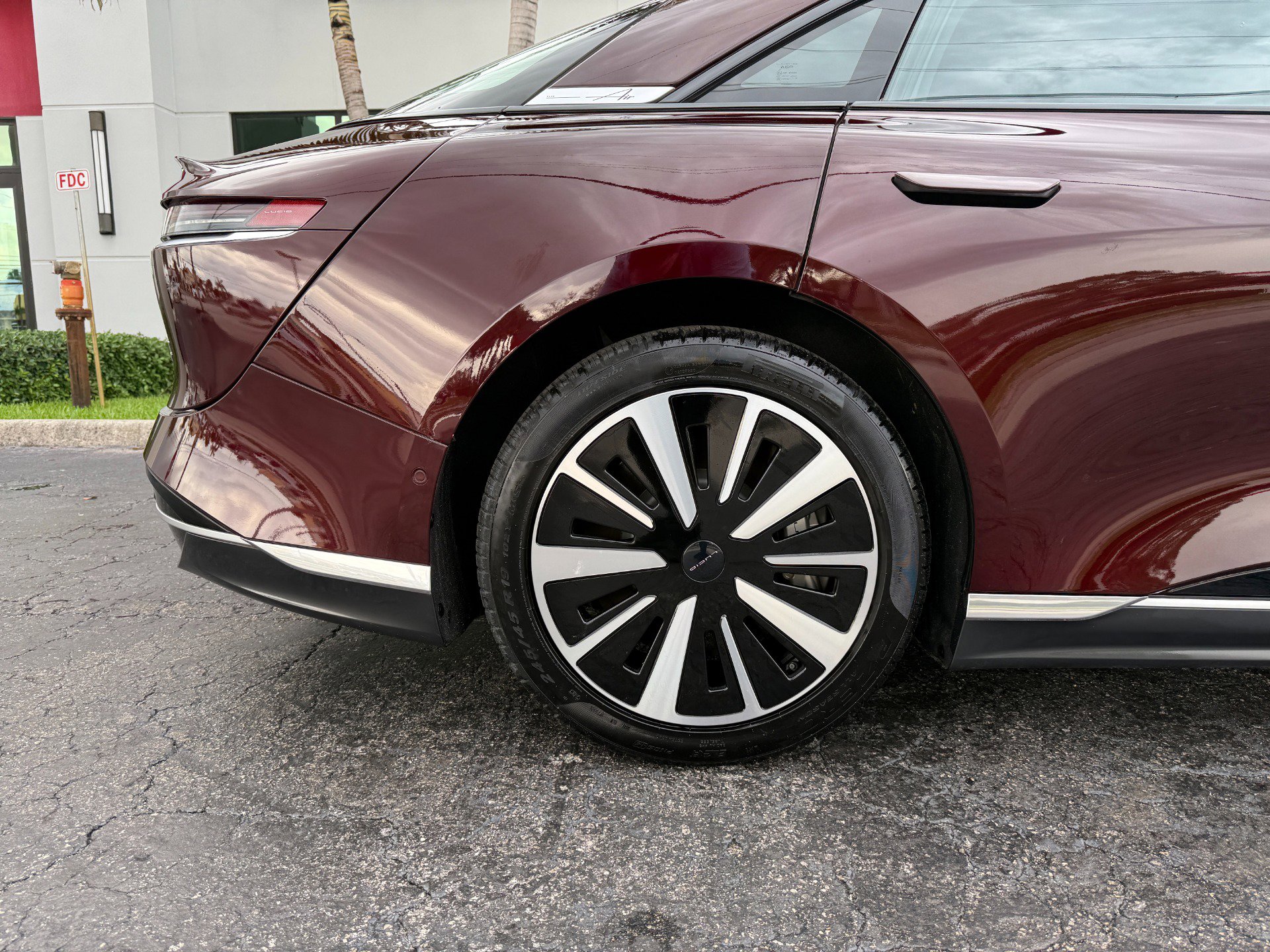 Used 2023 Lucid Air Pure image 4