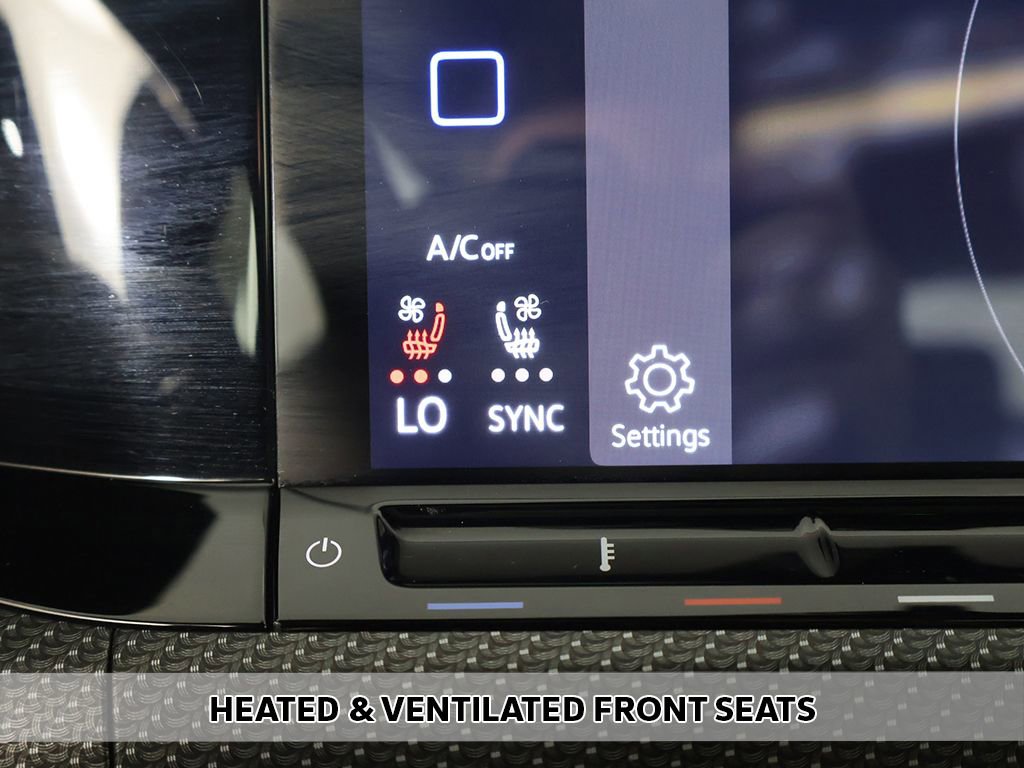 Used 2024 Volkswagen Golf R AWD/4WD image 10