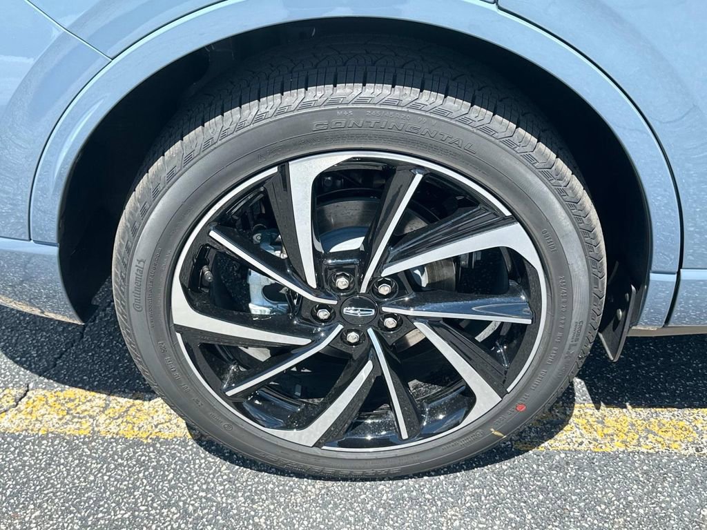 New 2025 Lincoln Corsair Grand Touring w/ Rear Removable Package Tray image 17