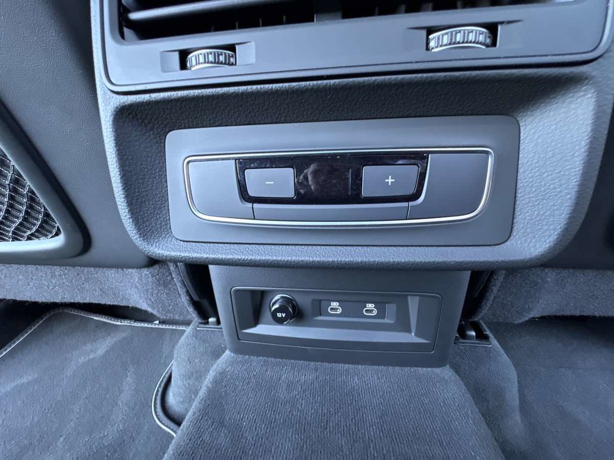 Used 2025 Audi Q7 Premium Plus image 36