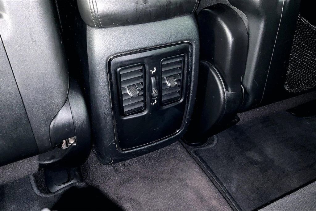 Used 2017 Dodge Durango SXT w/ 3rd Row Seating Group image 31