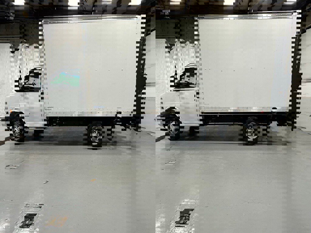 Used 2022 Chevrolet Express 3500 w/ Power Convenience Package image 4