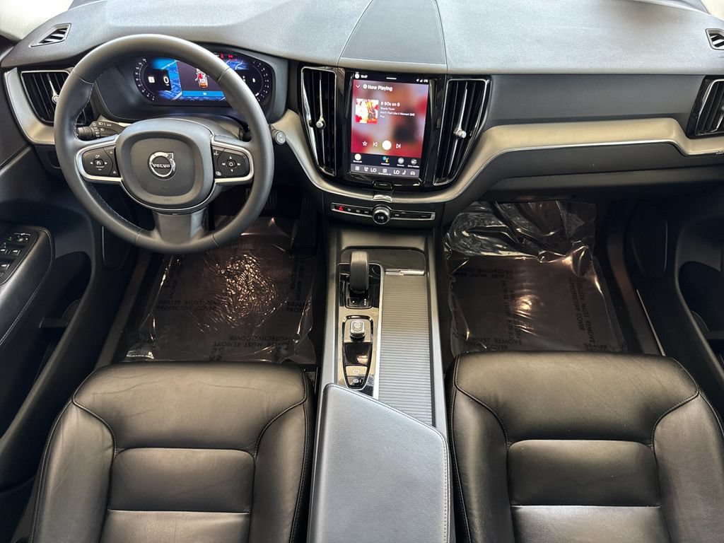 Certified 2023 Volvo XC60 B5 Core w/ Climate Package AWD/4WD image 12
