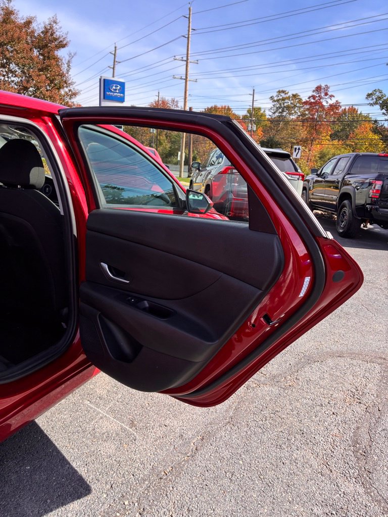 Certified 2024 Hyundai Elantra SEL FWD image 22