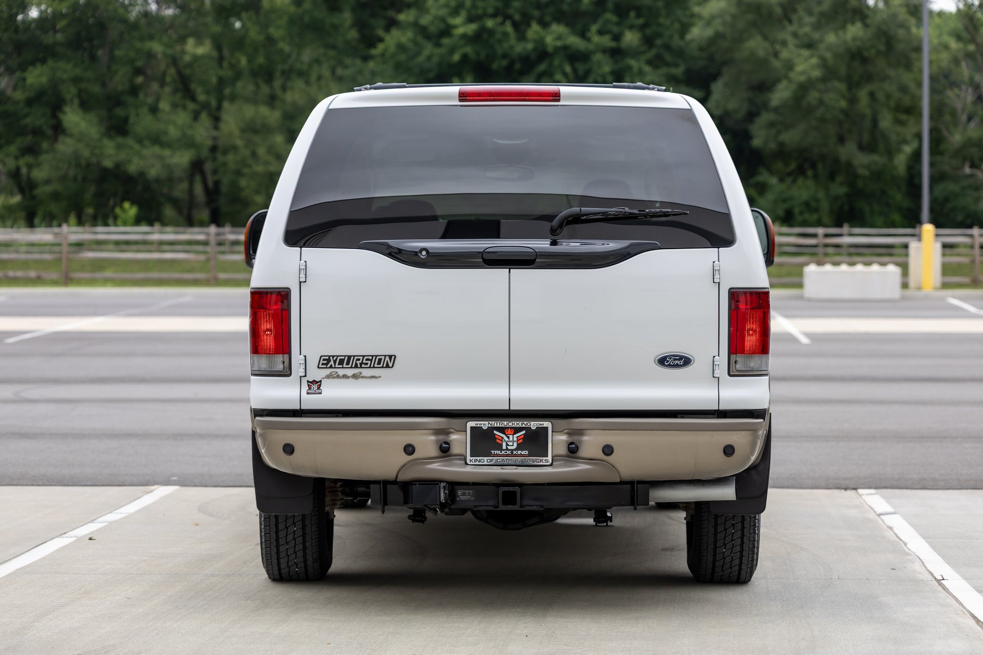 Used 2005 Ford Excursion Eddie Bauer AWD/4WD image 12