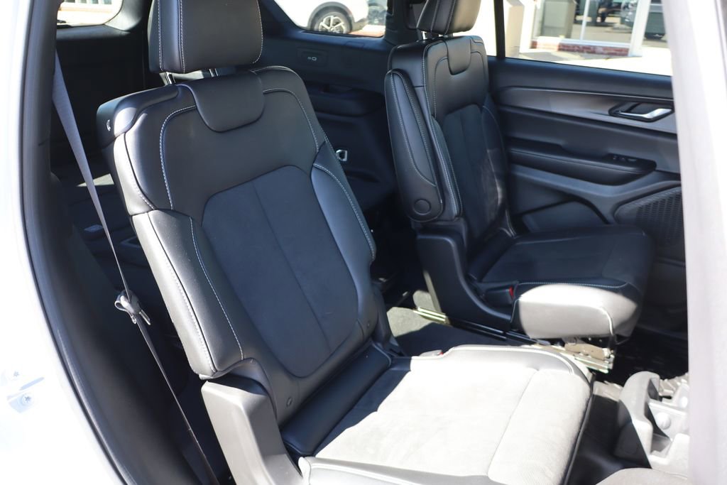 Used 2024 Jeep Grand Cherokee L Altitude image 44