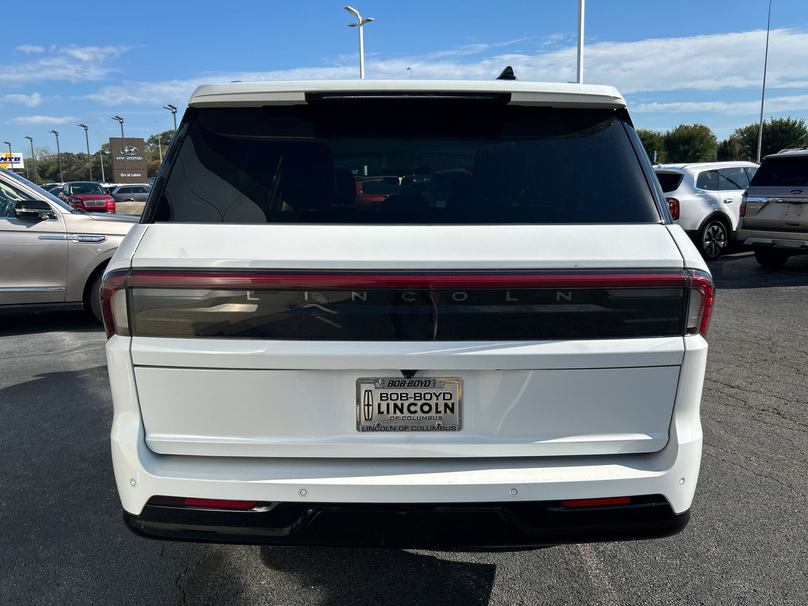 New 2026 Lincoln Navigator L Premier AWD/4WD image 6