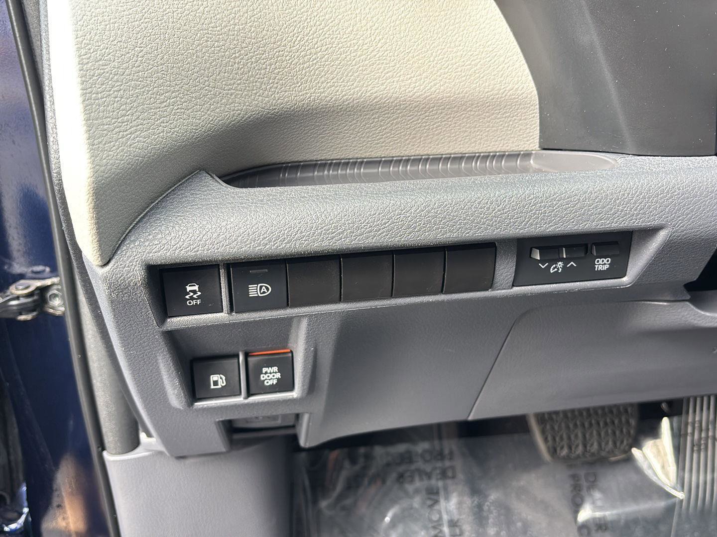 Used 2021 Toyota Sienna XLE FWD image 29
