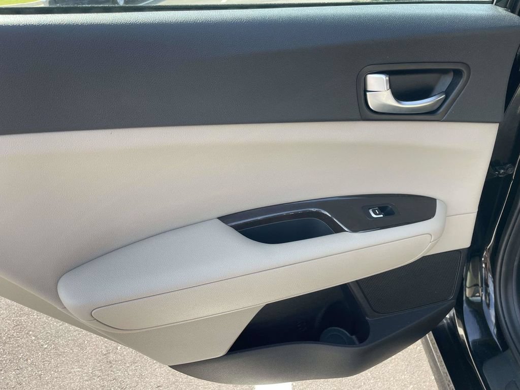 Used 2018 Kia Optima EX FWD image 11