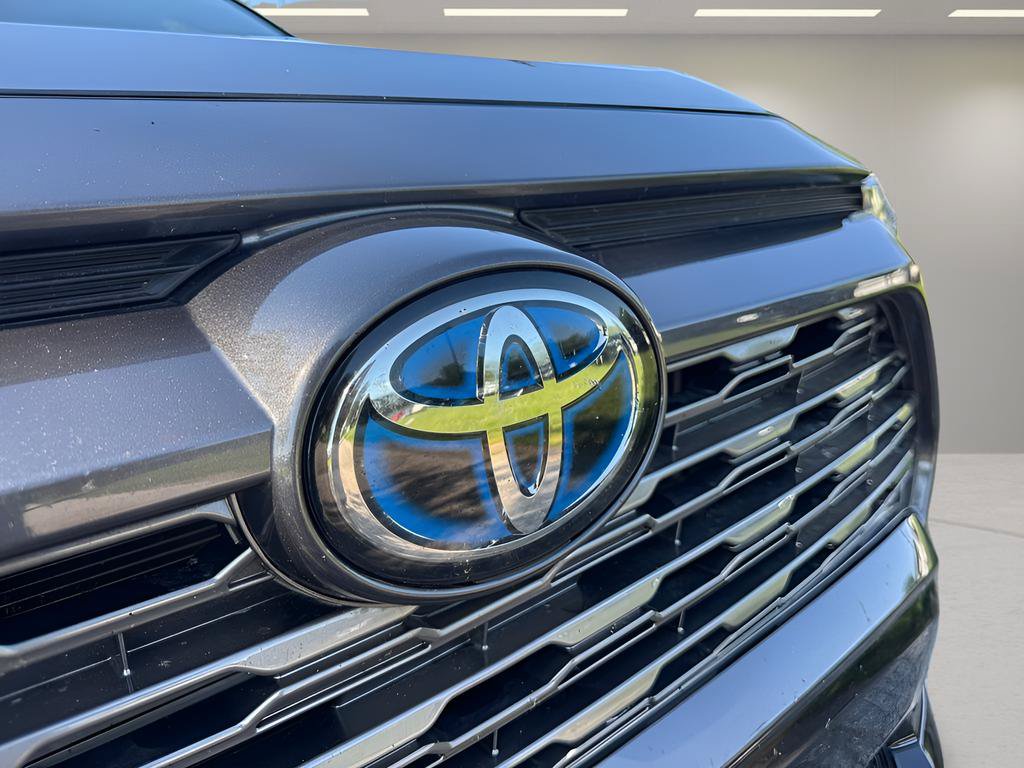 Used 2021 Toyota RAV4 XSE AWD/4WD image 9