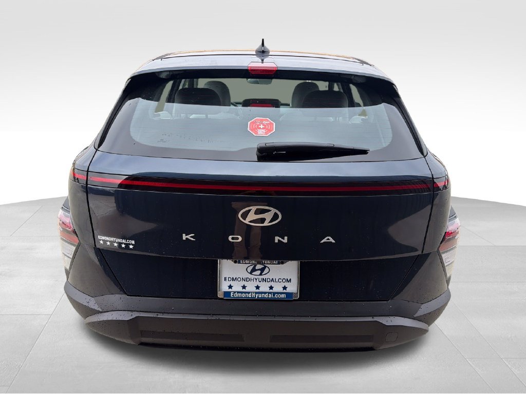 New 2027 Hyundai Kona SE FWD image 5