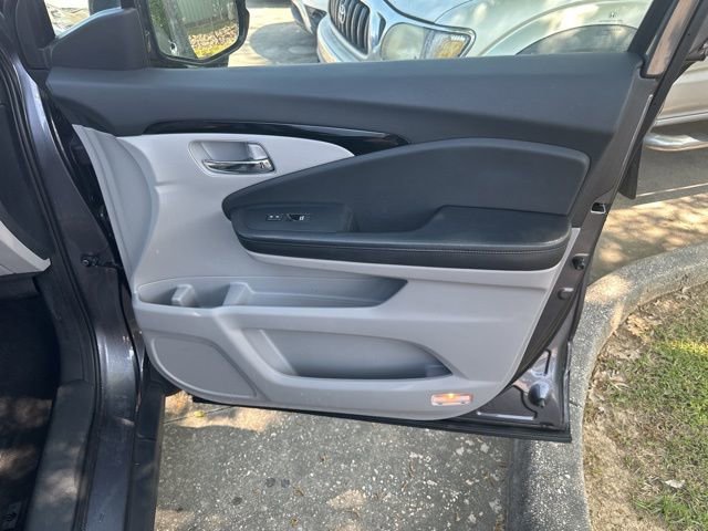 Used 2017 Honda Pilot Touring image 36