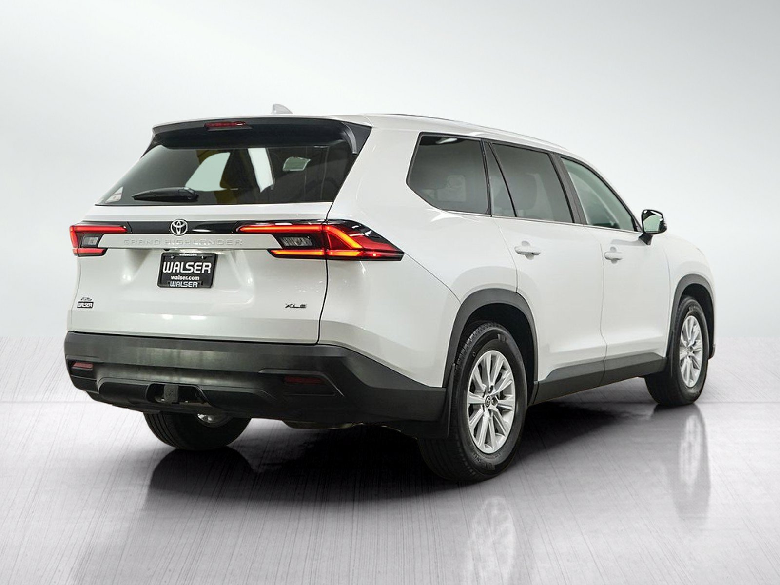 Used 2024 Toyota Grand Highlander AWD image 7