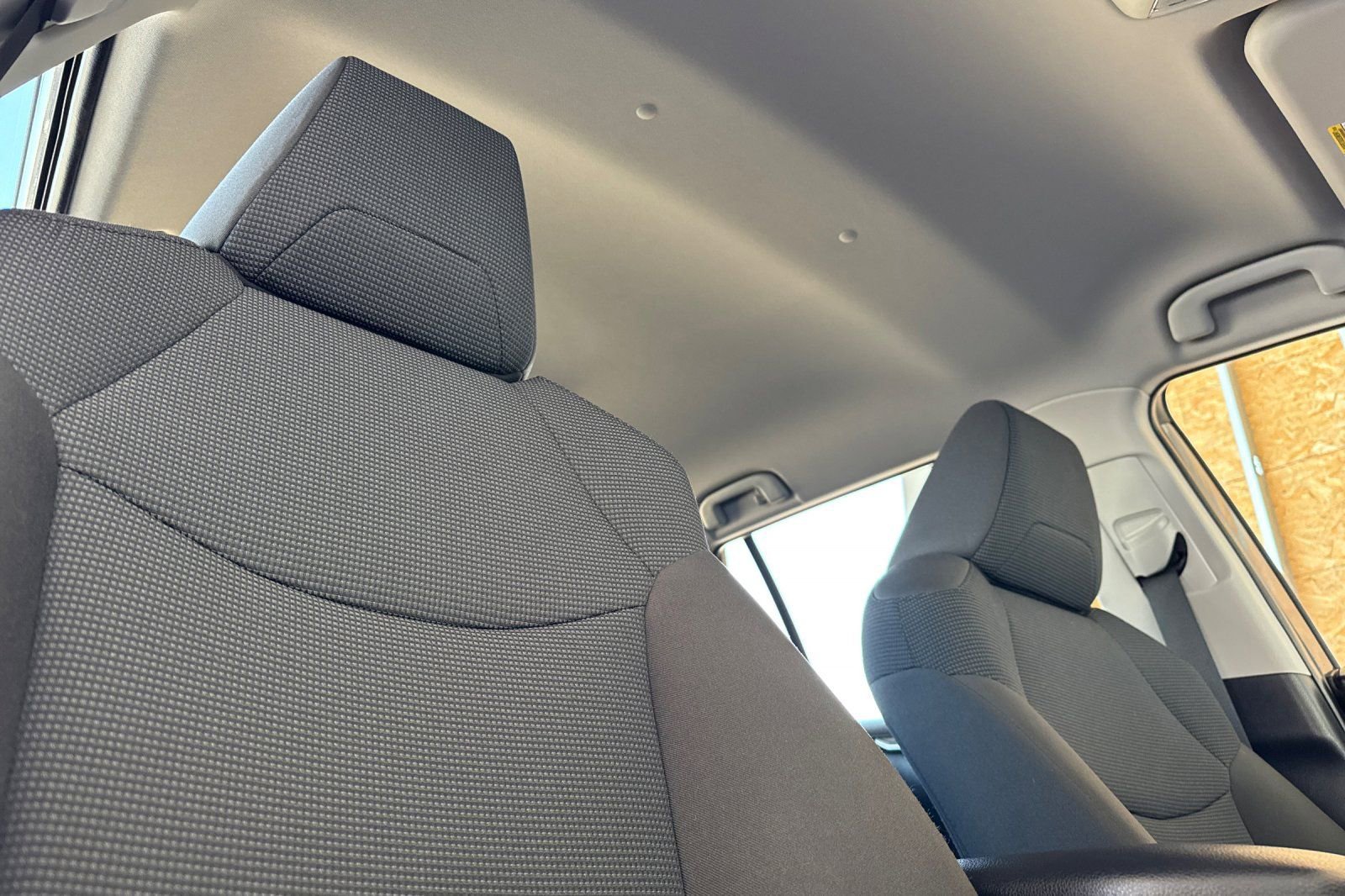 Used 2022 Toyota RAV4 LE image 17