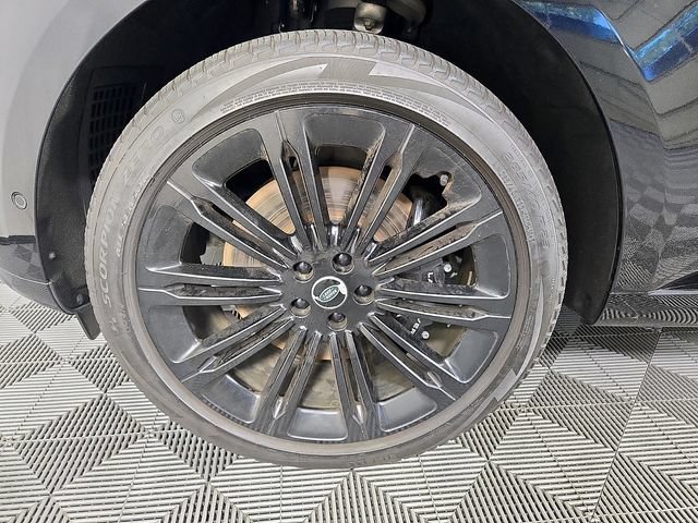 Certified 2024 Land Rover Range Rover SE AWD/4WD image 6