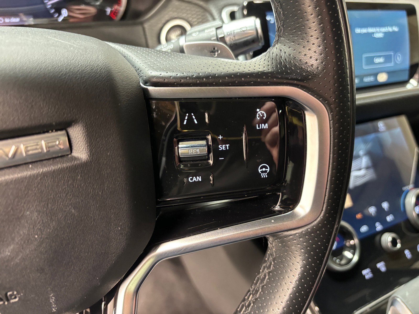 Used 2022 Land Rover Range Rover Velar R-Dynamic S AWD/4WD image 20