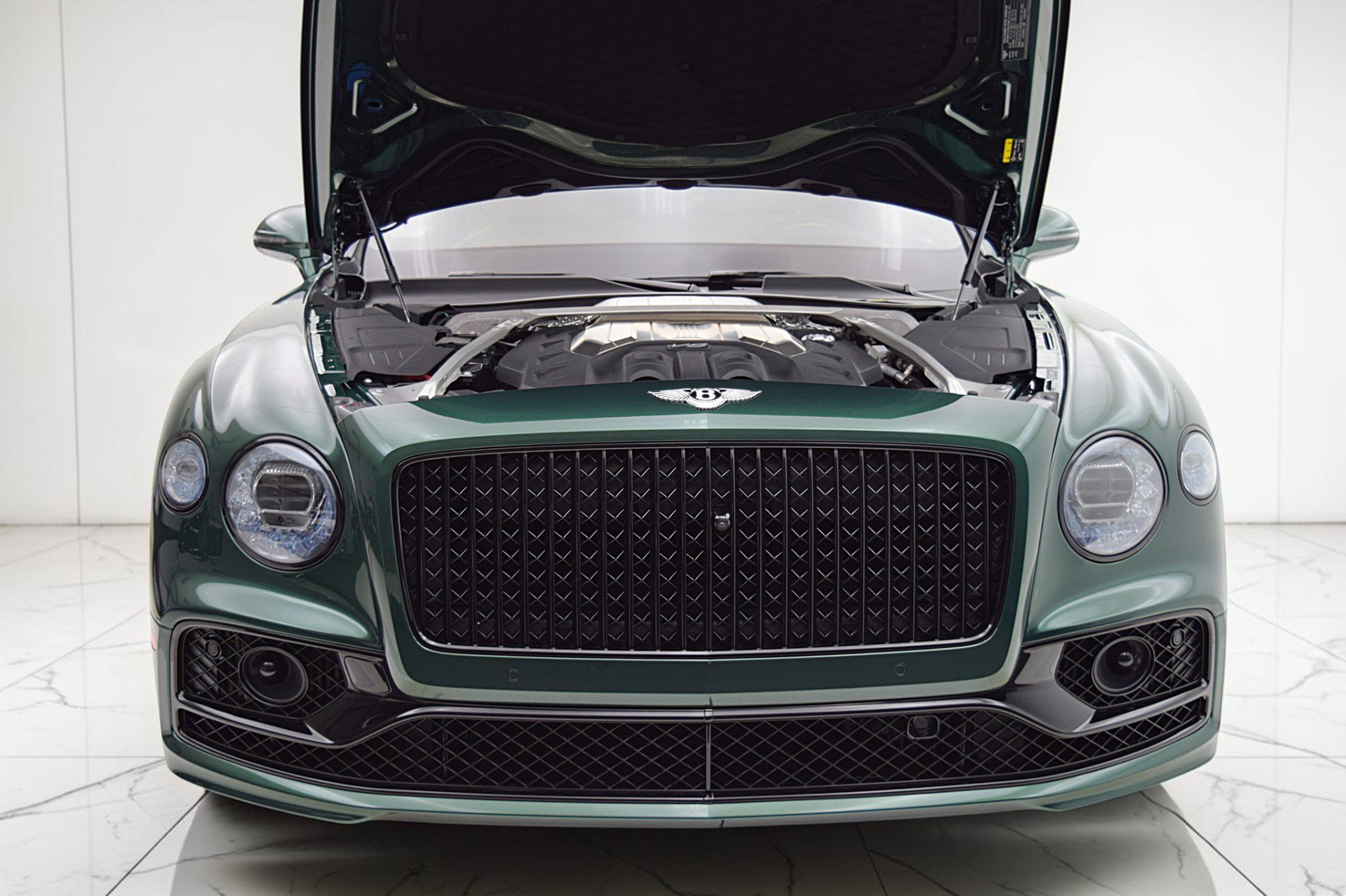 Certified 2022 Bentley Flying Spur V8 AWD/4WD image 17