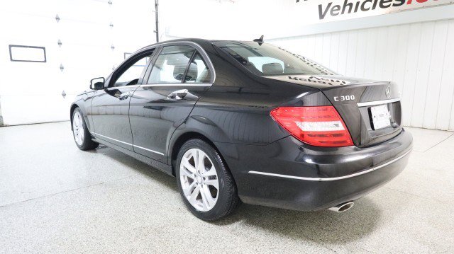 Used 2013 Mercedes-Benz C 300 4MATIC Sedan image 3