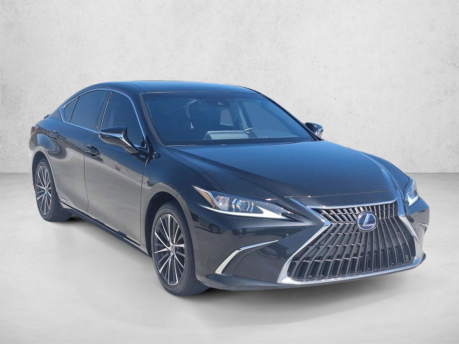 Used 2022 Lexus ES 300h w/ Premium Package FWD image 3