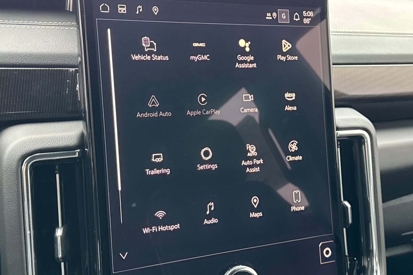 New 2025 GMC Yukon XL Elevation image 22