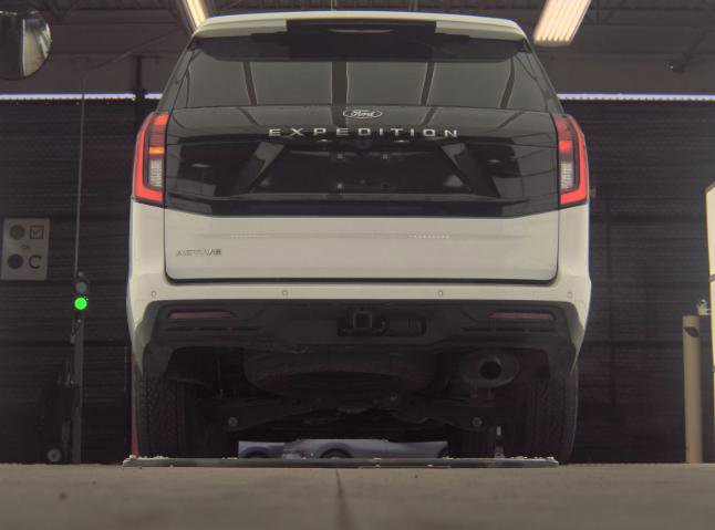 Certified 2025 Ford Expedition Active AWD/4WD image 17