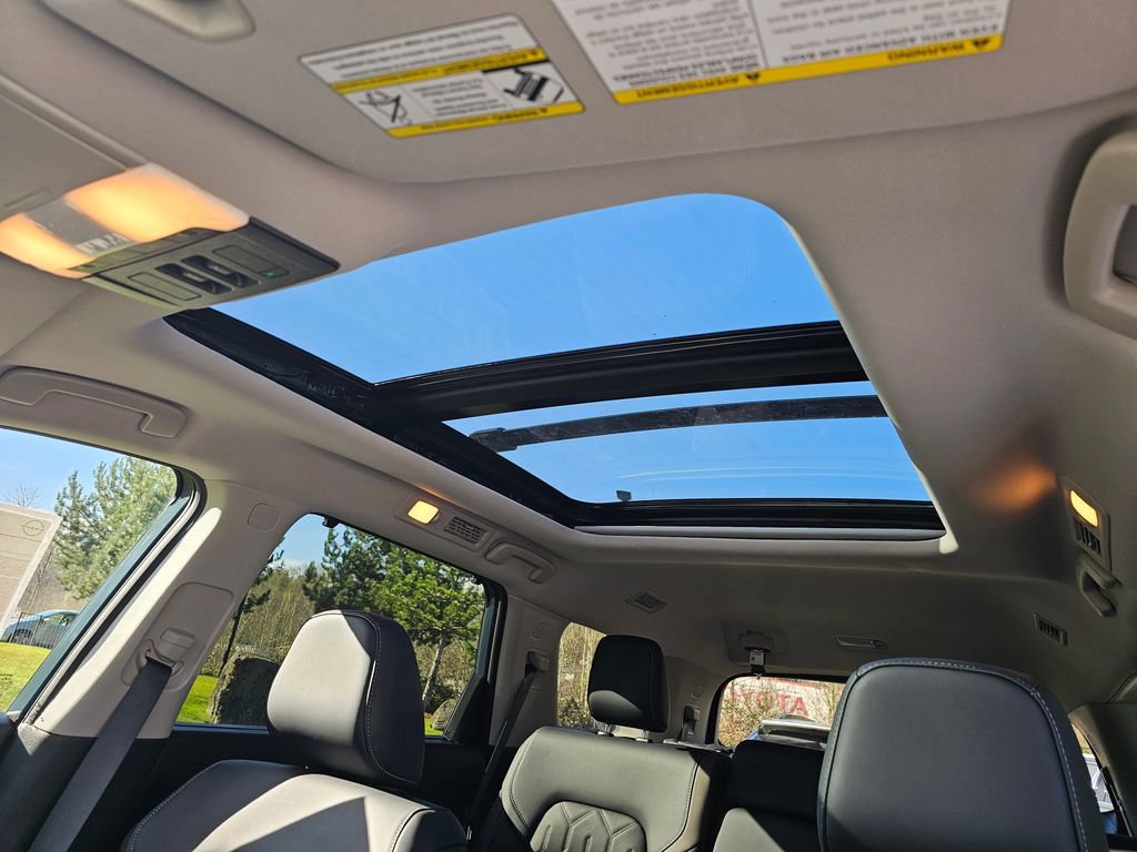 New 2026 Nissan Pathfinder Platinum AWD/4WD image 10