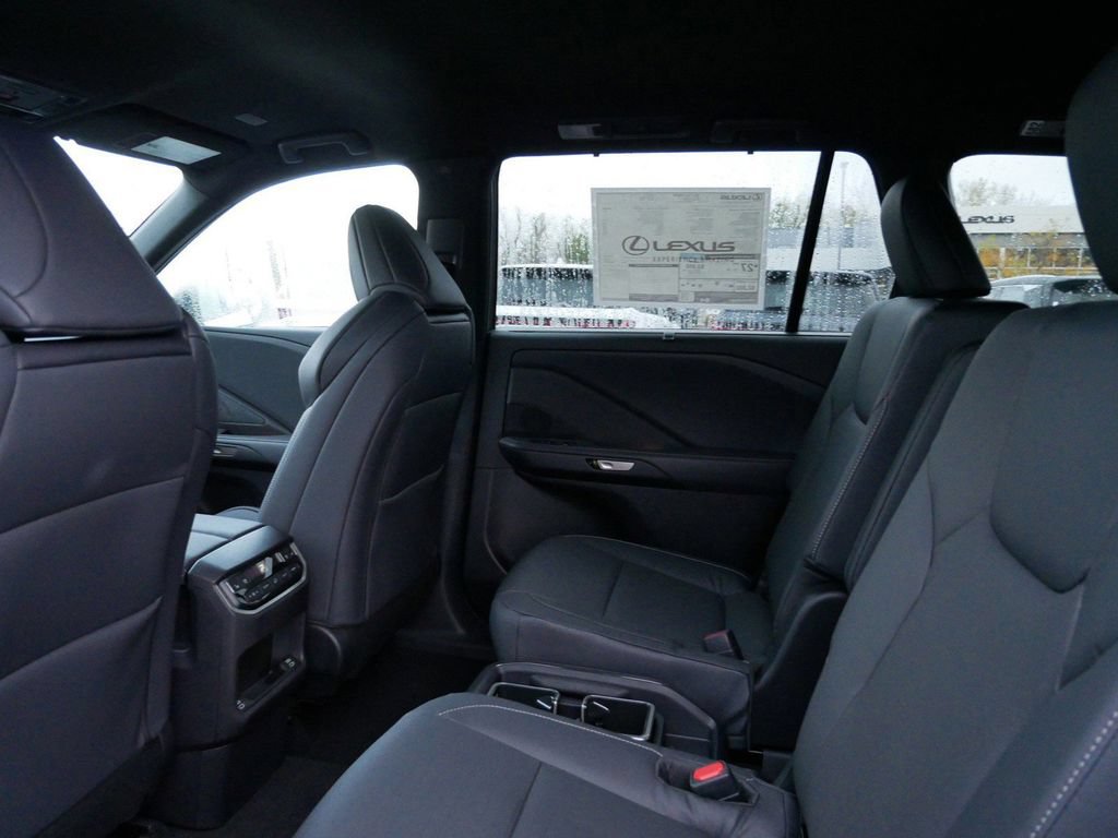 Used 2026 Lexus TX 500h AWD w/ Technology Package image 11