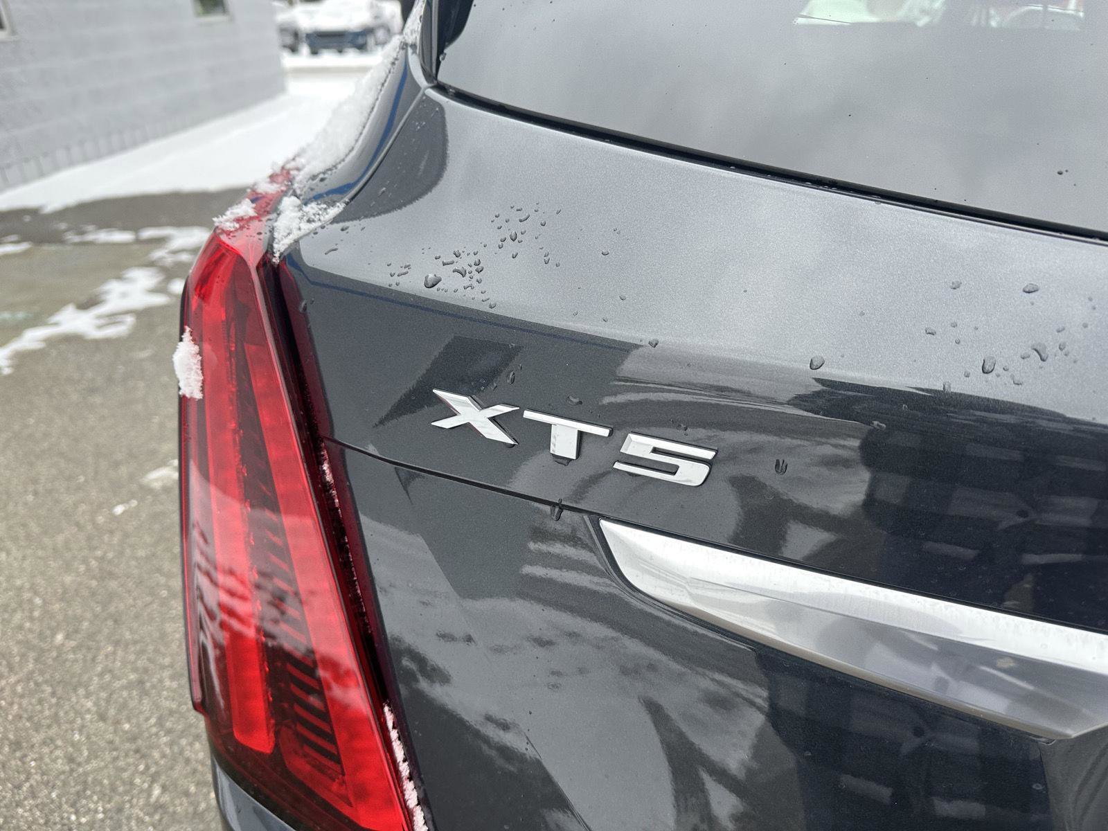 Used 2023 Cadillac XT5 Premium Luxury image 9