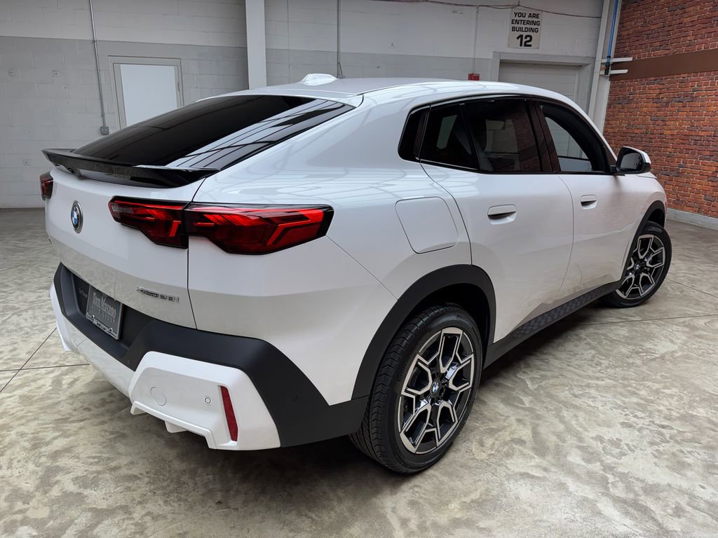 New 2026 BMW X2 xDrive28i w/ Technology Package image 4