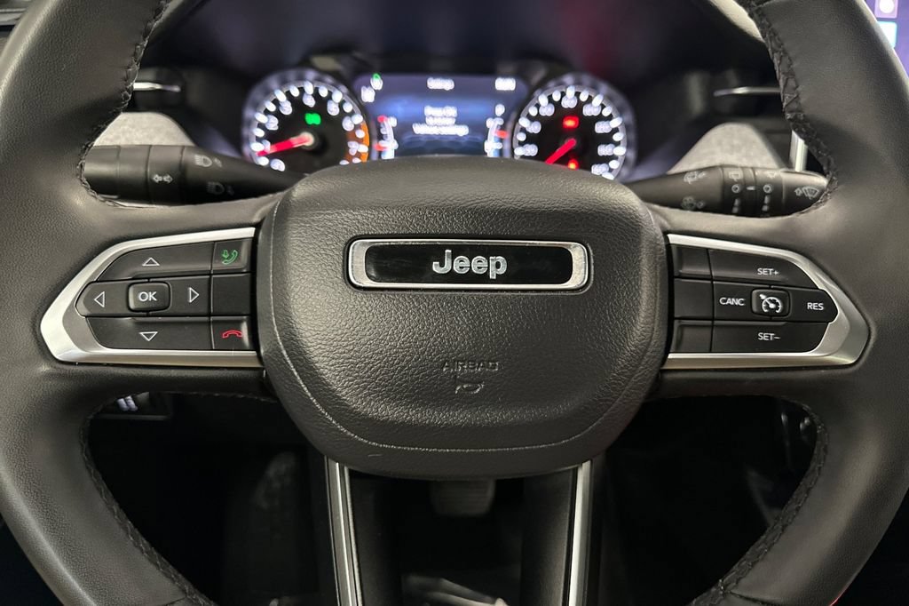 Used 2024 Jeep Compass Latitude AWD/4WD image 24