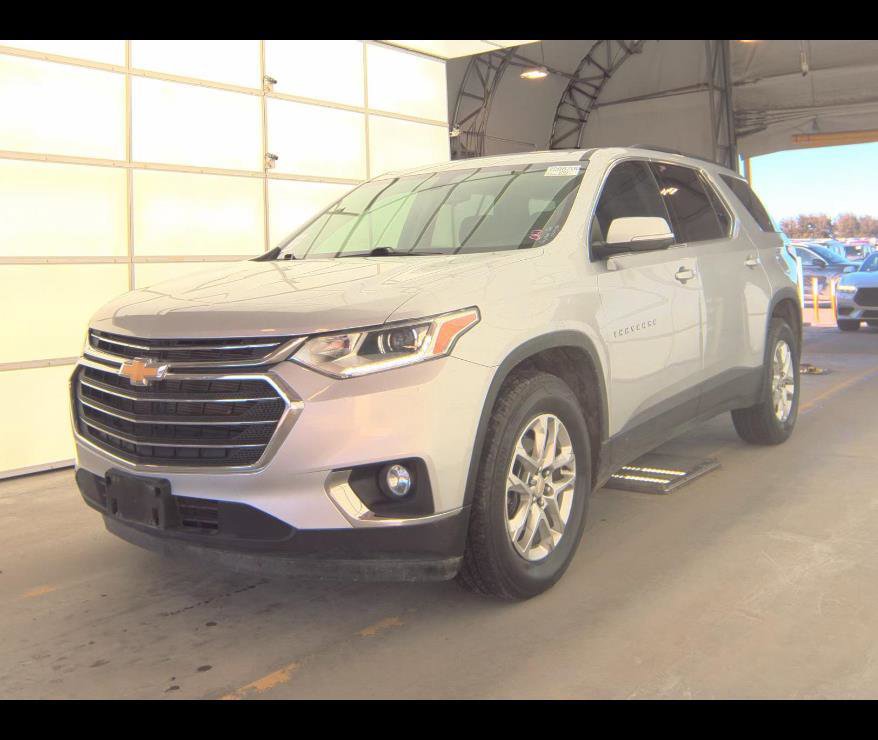 Used 2021 Chevrolet Traverse LT image 2