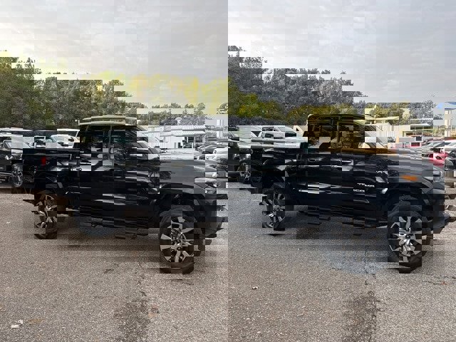 Used 2022 Toyota Tacoma Limited image 12