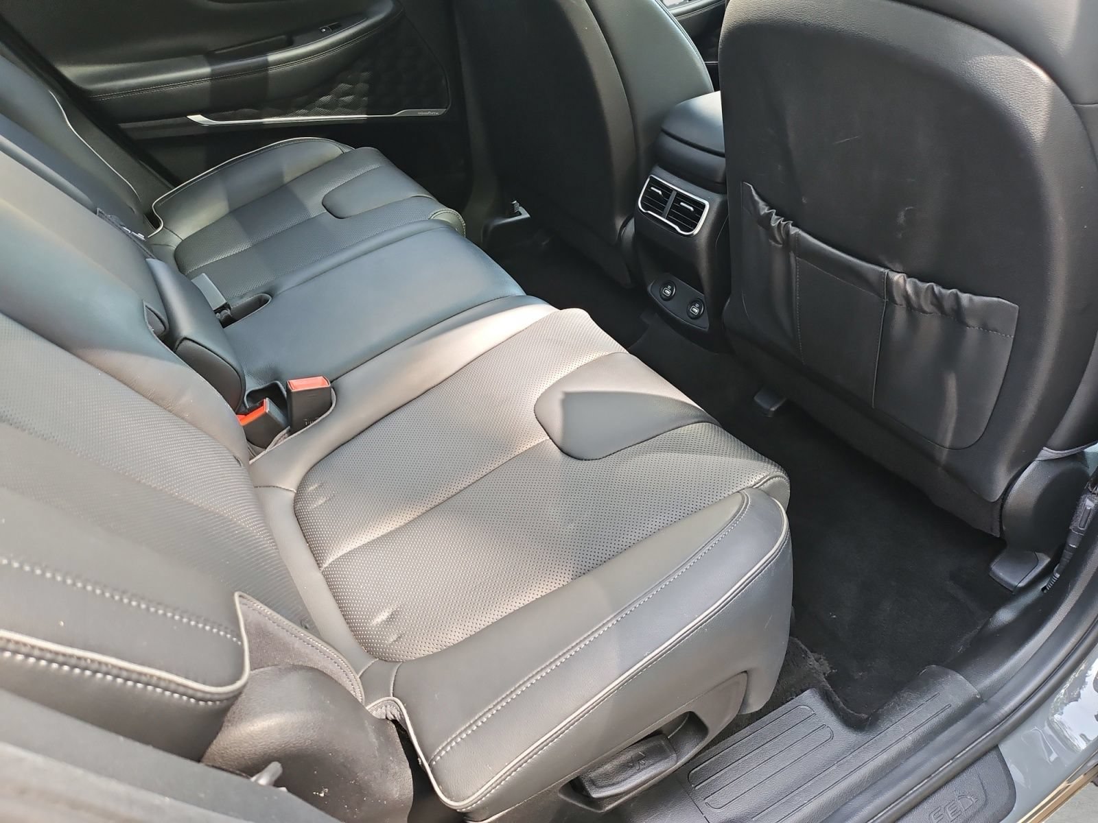 Used 2022 Hyundai Santa Fe SEL w/ Convenience + Premium Package AWD/4WD image 32