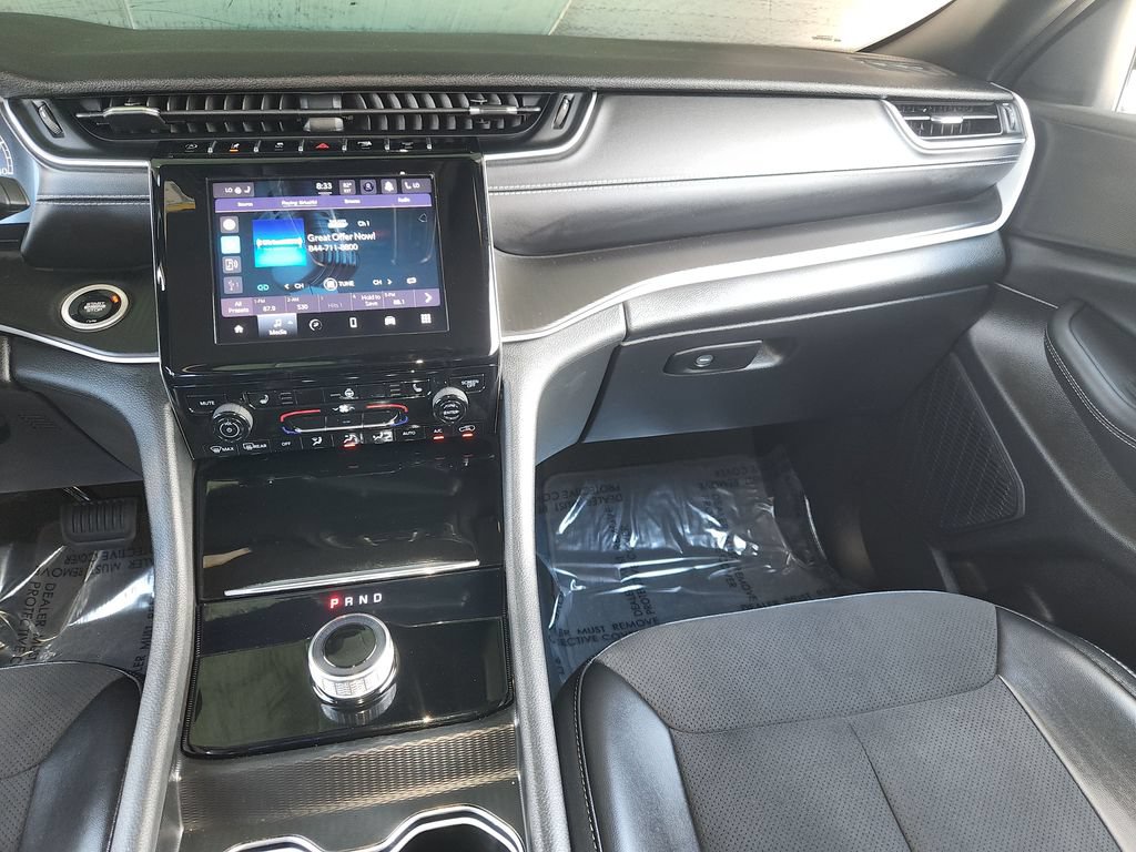 Used 2024 Jeep Grand Cherokee Altitude RWD image 17