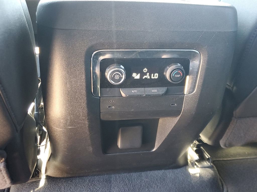 Used 2025 Chevrolet Suburban RST image 12