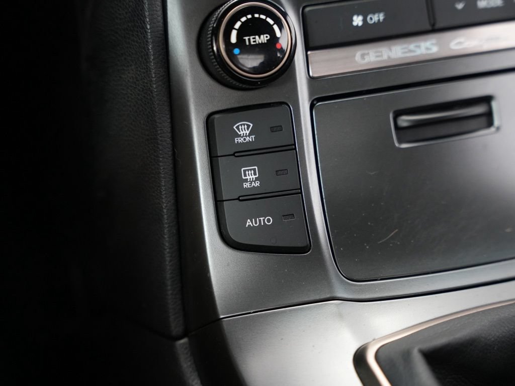 Used 2015 Hyundai Genesis 3.8 RWD image 27